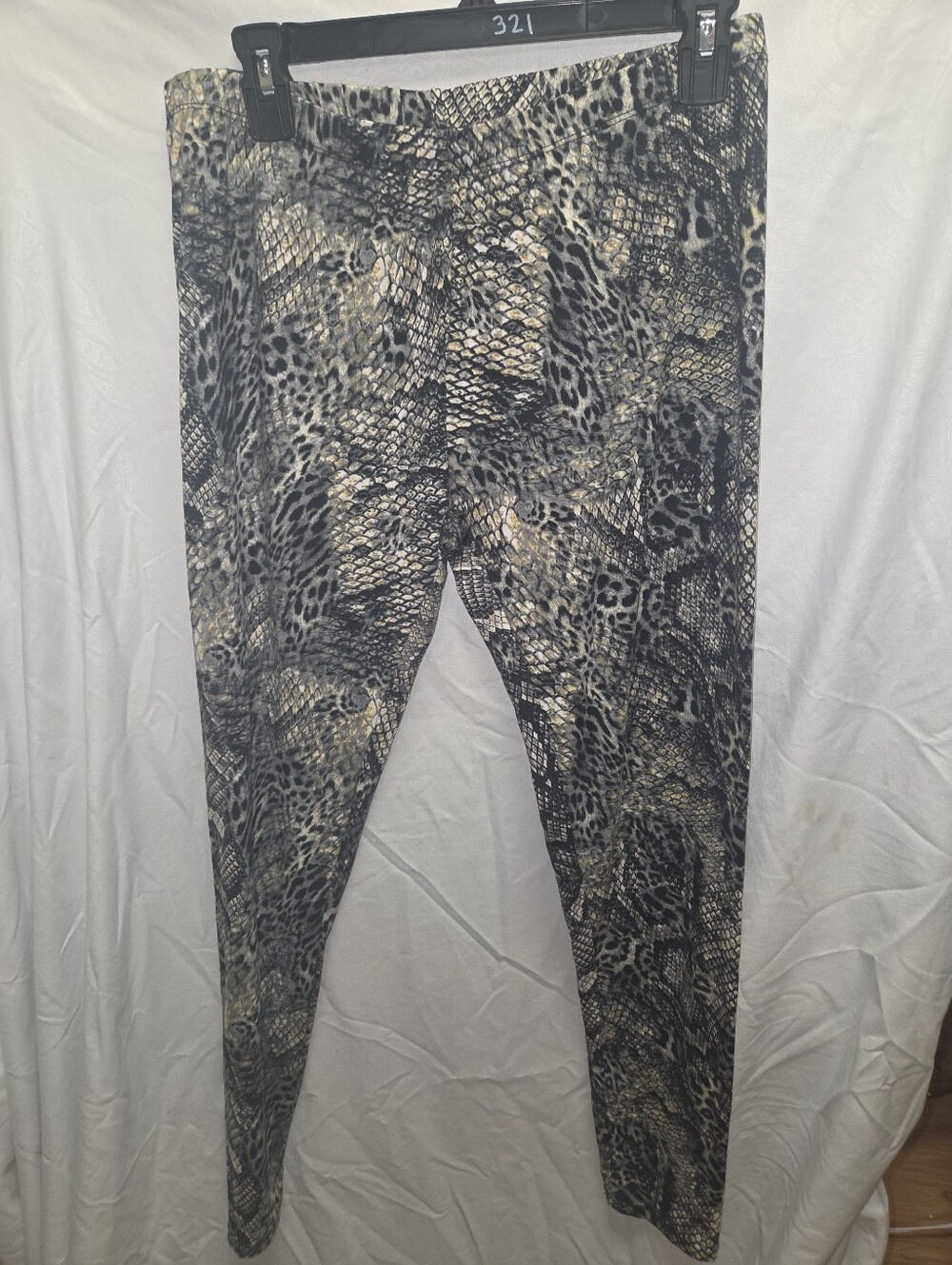 Bobbie & Brooks Women's XL snake print leggings No Pockets